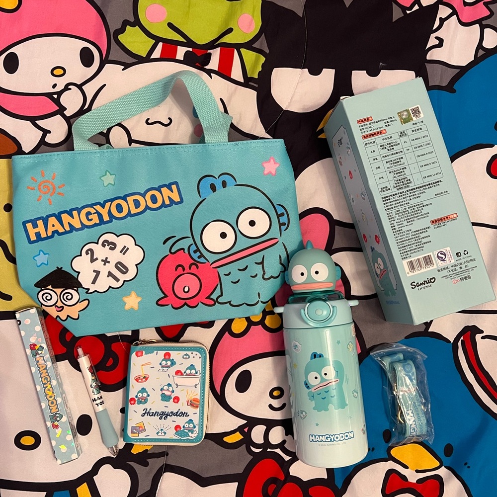 Sanrio Fishman Bundle with lunch bag and water bottle